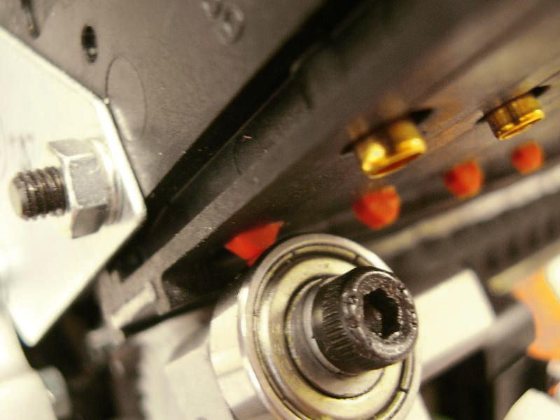 Thread Feeder Spring Articles
